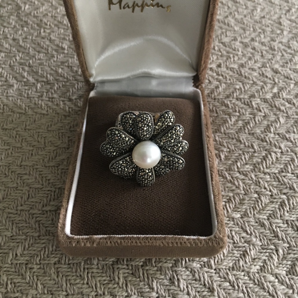 🔹Marcasite and Sterling Silver Ring.